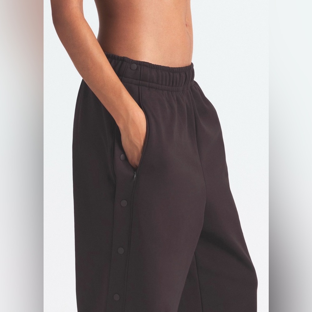 NikeSKIMS Matte Tricot Side-Snap Pants, Roast XS, Brand new